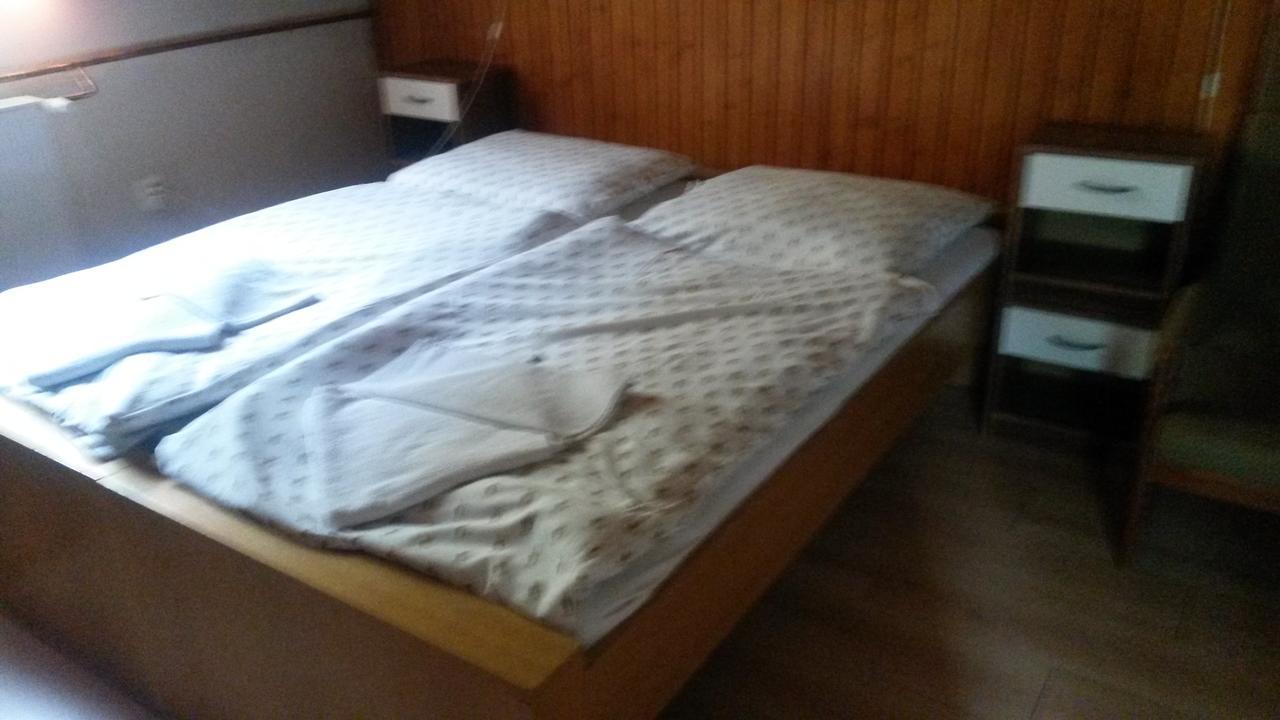 Penzion Borovica Stratená Екстериор снимка